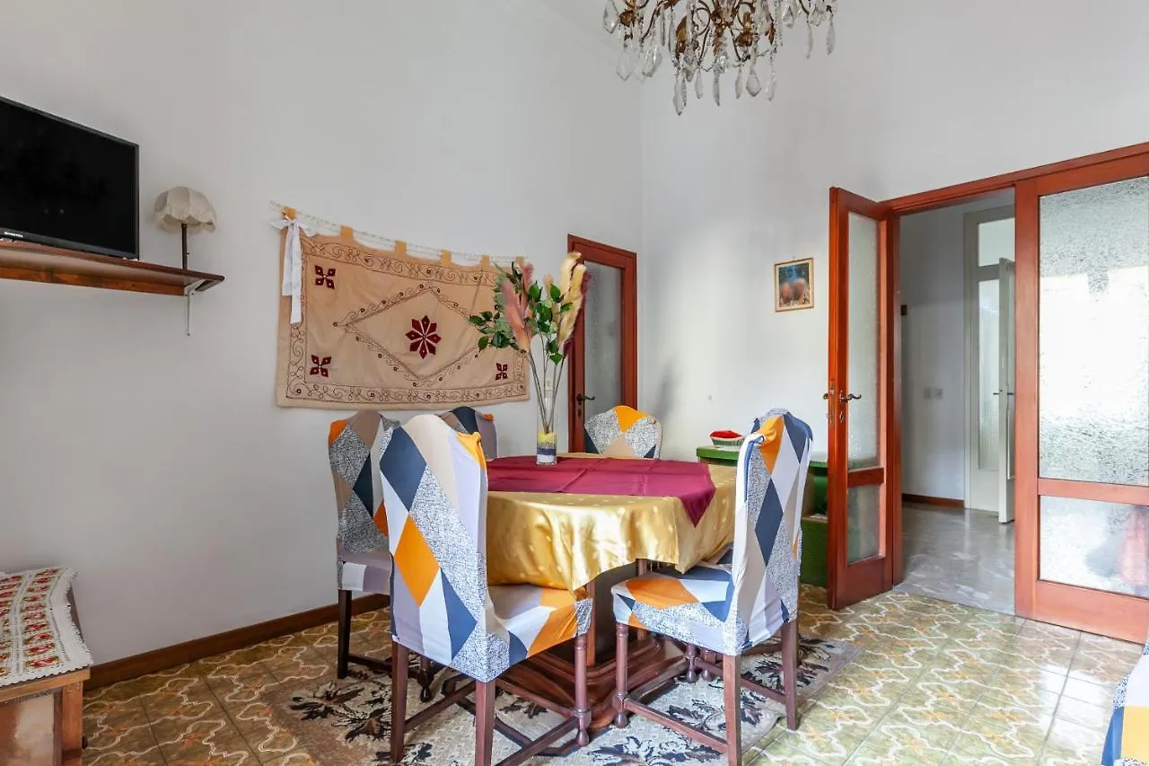 Apartment Viareggio Roomy House With Private Courtyard!