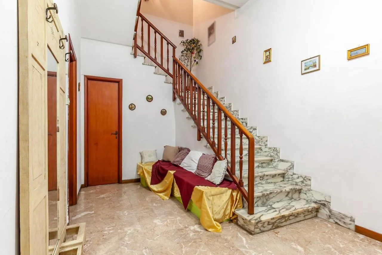 Viareggio Roomy House With Private Courtyard!
