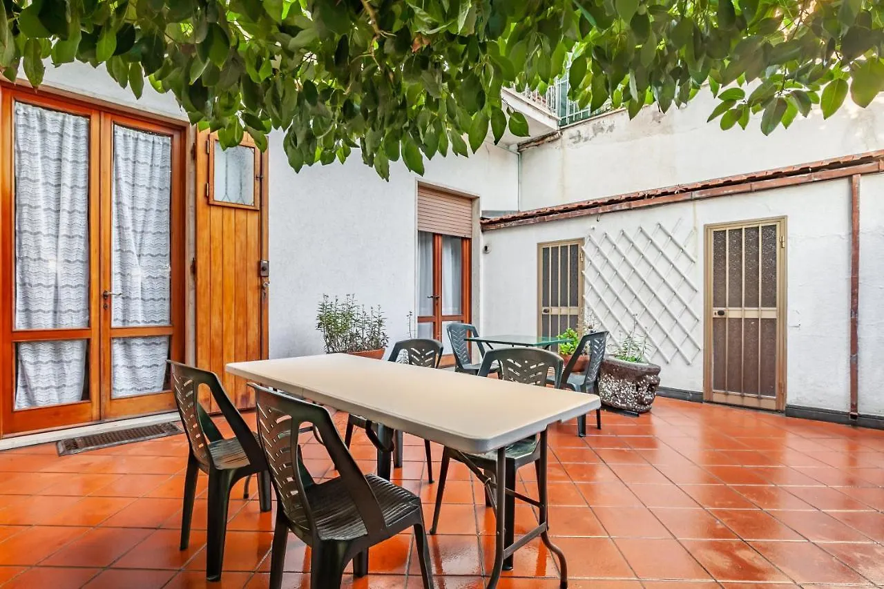 Viareggio Roomy House With Private Courtyard! Apartman