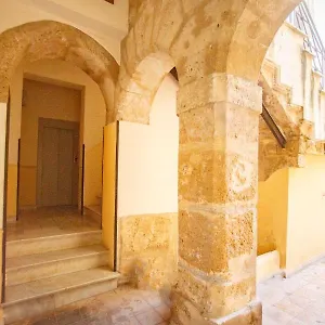 https://a-casa-di-francy.sicilyhotelsitaly.net