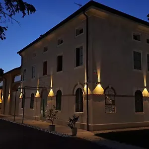 https://ospedaletto-rododendro-mughetto-rooms.hotelinveneto.com