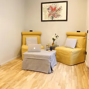 https://romantico-attico-con-terrazzo-in-centro.it-lombardy.com