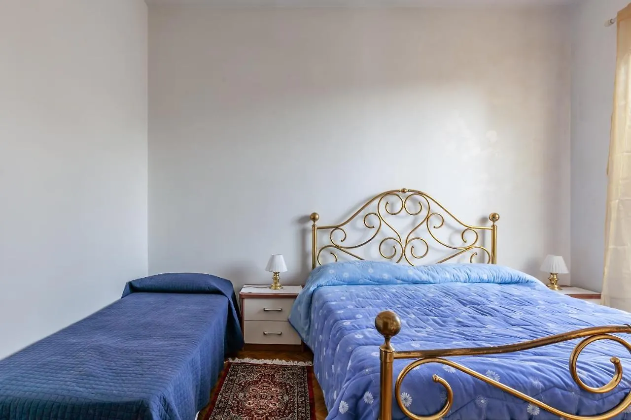 Viareggio Roomy House With Private Courtyard! 0*,